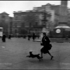 Бегущая в убежище во время немецкой бомбардировки, Барселона Испания, январь 1939 - Роберт Капа (Robert Capa)