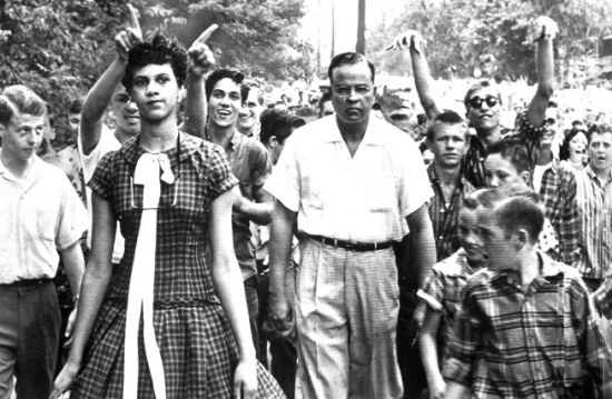 Первая чернокожая студентка Дороти Каунтс, Северная Каролина, 4 сентября 1957, Douglas Martin/A.P. Photo